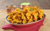 Onion bhajia + meta in mango chutney